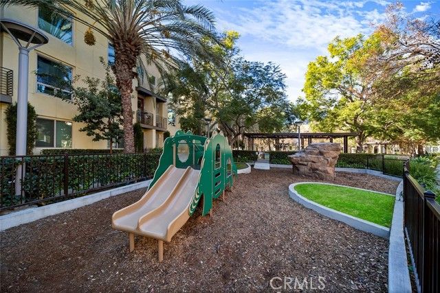 87 Waldorf, Irvine, CA 92612