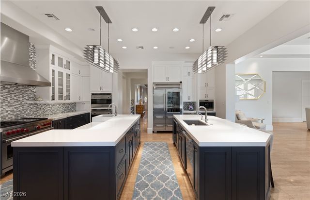 11 Misty Peaks Court, Las Vegas, NV 89135