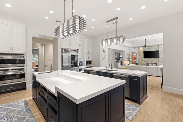 11 Misty Peaks Court, Las Vegas, NV 89135