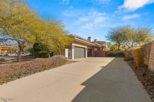 11 Misty Peaks Court, Las Vegas, NV 89135