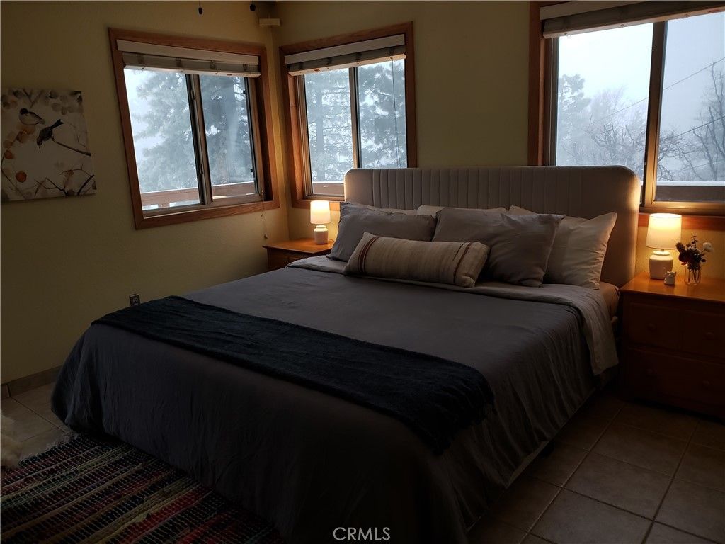 Image 20 of property listing at 32745 Hilltop, Running Springs, CA 92382