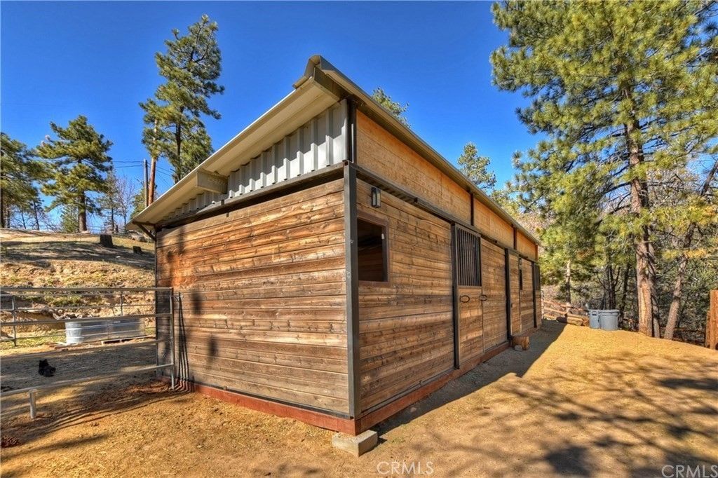 Image 30 of property listing at 32745 Hilltop, Running Springs, CA 92382