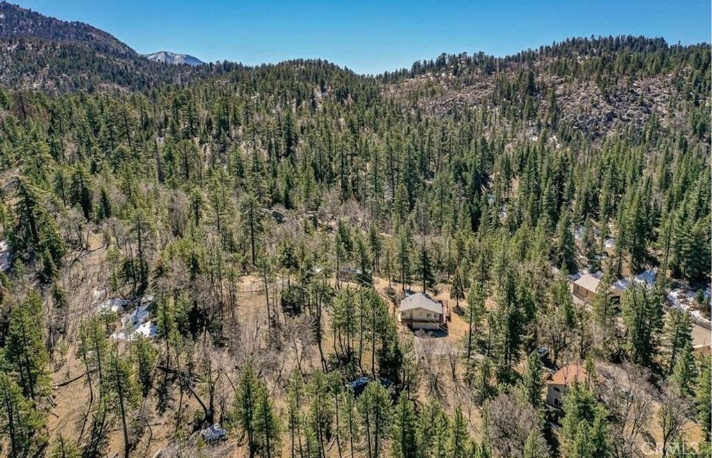 Image 34 of property listing at 32745 Hilltop, Running Springs, CA 92382