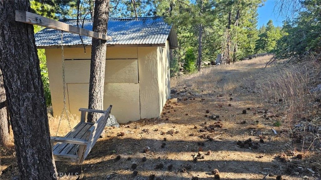 Image 38 of property listing at 32745 Hilltop, Running Springs, CA 92382