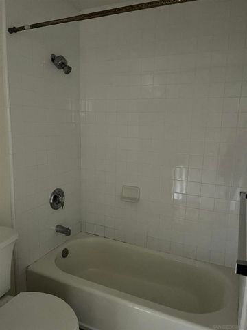 8889 Caminito Plaza Centro 7333, San Diego, CA 92122