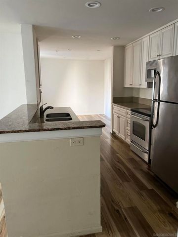 8889 Caminito Plaza Centro 7333, San Diego, CA 92122