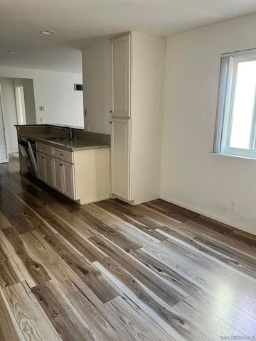 8889 Caminito Plaza Centro 7333, San Diego, CA 92122