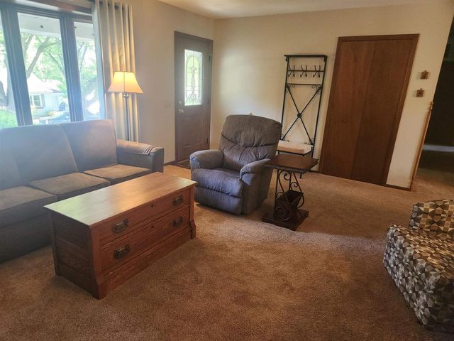607 8th Avenue, New Glarus, WI 53574