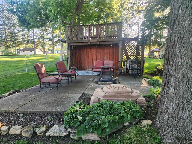 607 8th Avenue, New Glarus, WI 53574