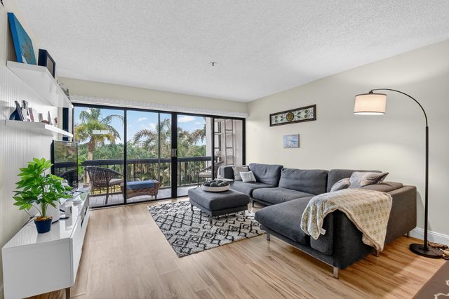 3000 Presidential Way 303, West Palm Beach, FL 33401