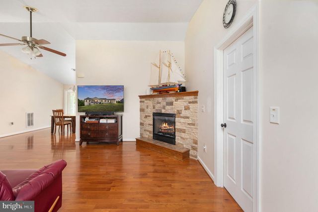 160 LANCASTER CT, Louisa, VA 23093