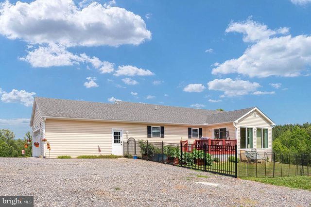 160 LANCASTER CT, Louisa, VA 23093