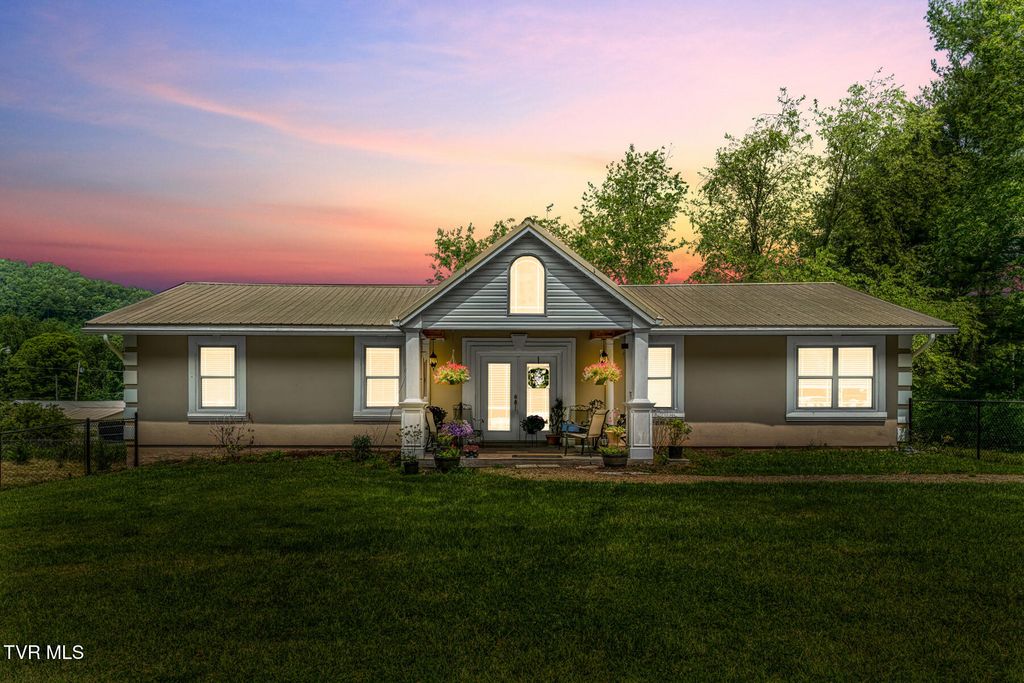 191 Tn-143, Roan Mountain, TN 37687