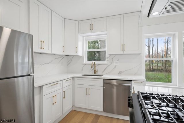 686 Meyersville Rd, Long Hill Twp., NJ 07933
