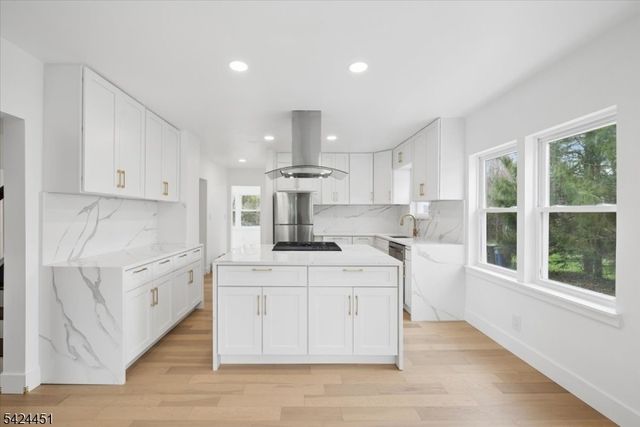 686 Meyersville Rd, Long Hill Twp., NJ 07933