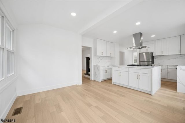 686 Meyersville Rd, Long Hill Twp., NJ 07933