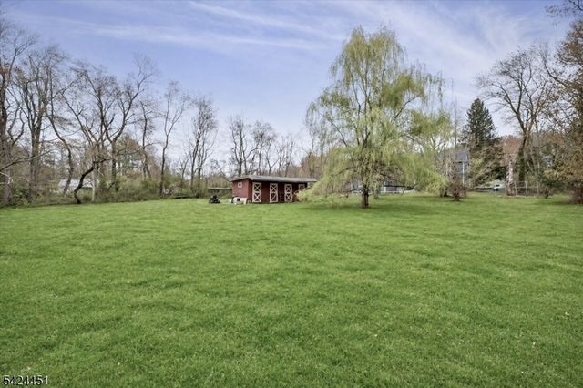686 Meyersville Rd, Long Hill Twp., NJ 07933