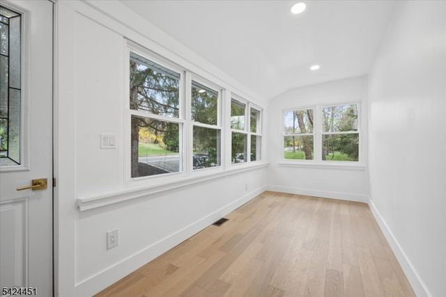 686 Meyersville Rd, Long Hill Twp., NJ 07933