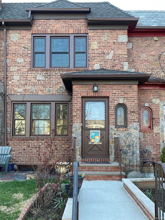 2928 163rd Street, Flushing, NY 11358