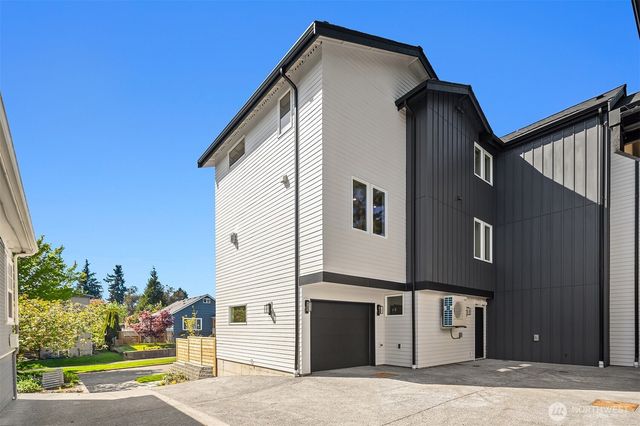 7332 25th Avenue NW, Seattle, WA 98117