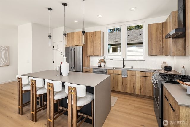 7332 25th Avenue NW, Seattle, WA 98117