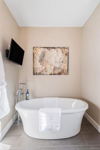 1281 Victoria Lane, Fenton Charter Township, MI 48430