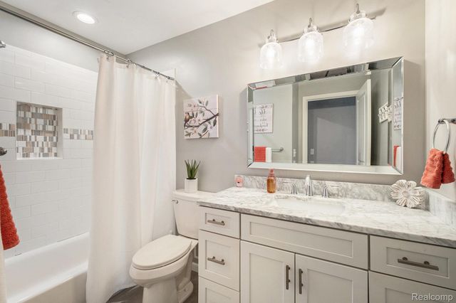 1281 Victoria Lane, Fenton Charter Township, MI 48430