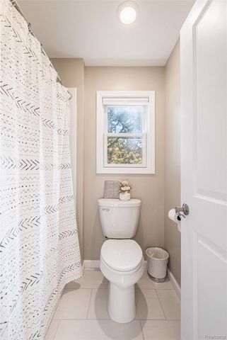 1281 Victoria Lane, Fenton Charter Township, MI 48430