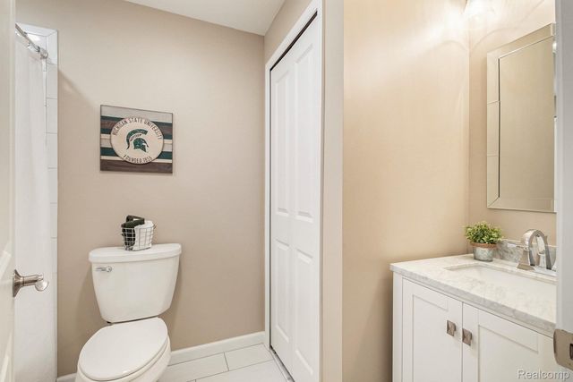 1281 Victoria Lane, Fenton Charter Township, MI 48430