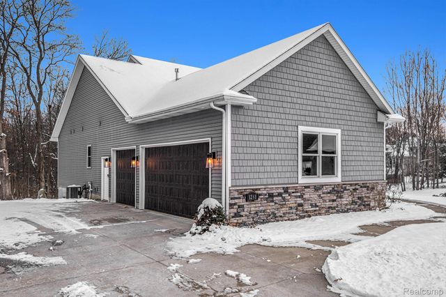 1281 Victoria Lane, Fenton Charter Township, MI 48430