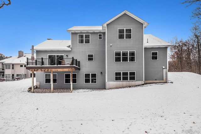 1281 Victoria Lane, Fenton Charter Township, MI 48430