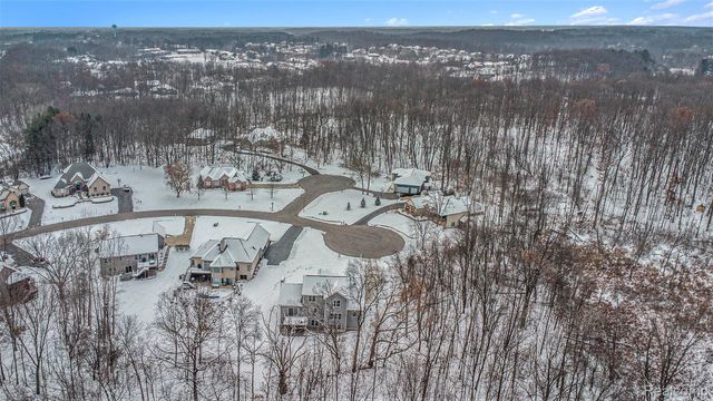 1281 Victoria Lane, Fenton Charter Township, MI 48430