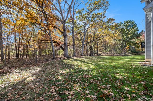 1281 Victoria Lane, Fenton Charter Township, MI 48430