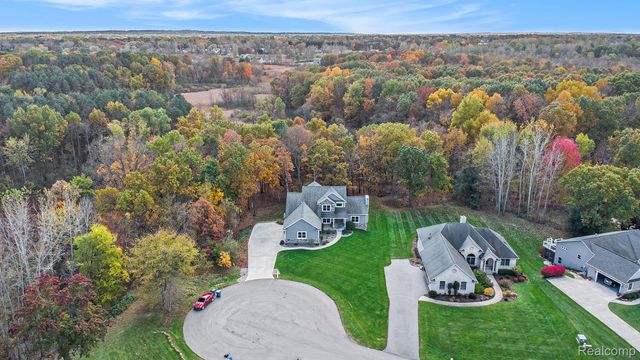 1281 Victoria Lane, Fenton Charter Township, MI 48430