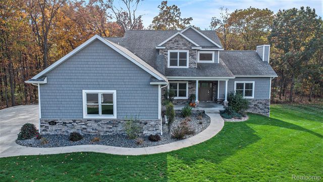 1281 Victoria Lane, Fenton Charter Township, MI 48430