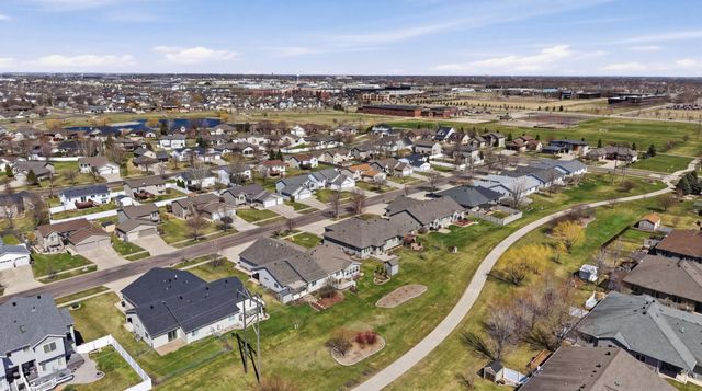 4346 46th Avenue S, Fargo, ND 58104