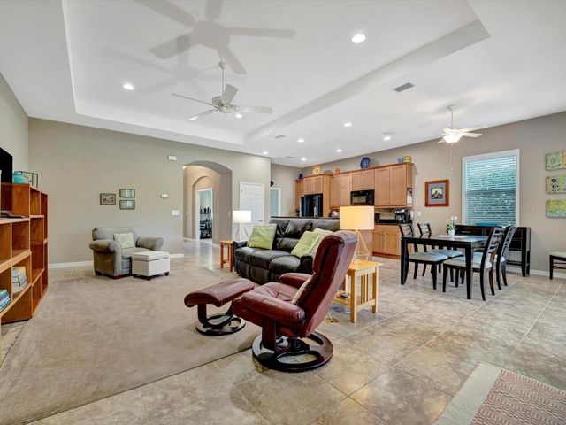 5009 LAKE OVERLOOK AVENUE, Bradenton, FL 34208