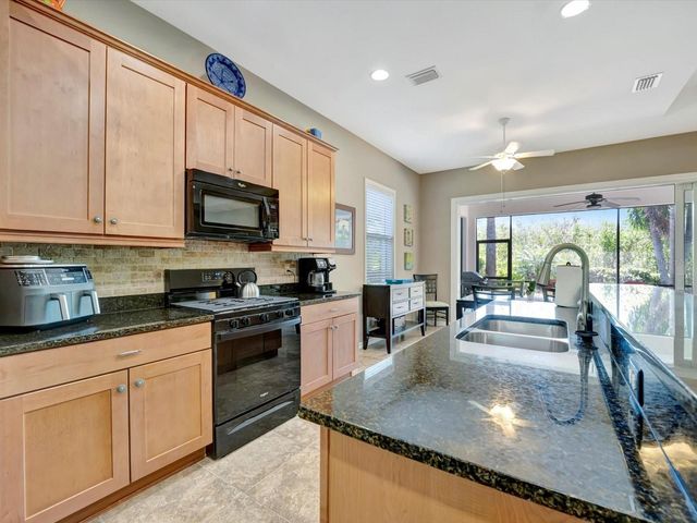 5009 LAKE OVERLOOK AVENUE, Bradenton, FL 34208