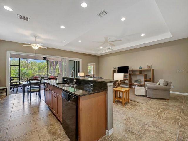 5009 LAKE OVERLOOK AVENUE, Bradenton, FL 34208