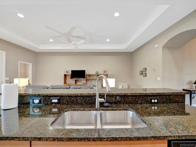 5009 LAKE OVERLOOK AVENUE, Bradenton, FL 34208