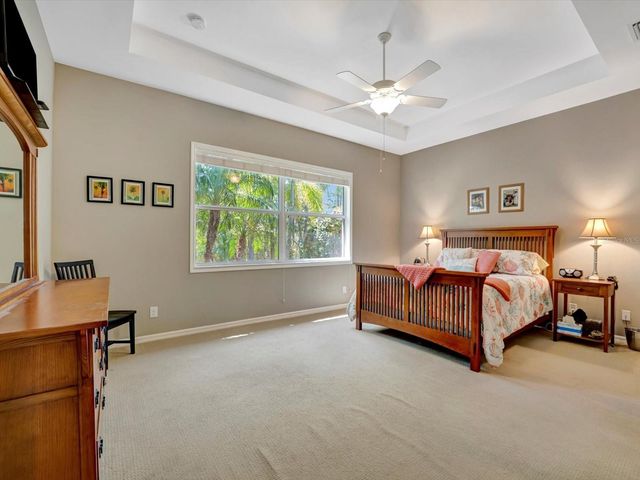 5009 LAKE OVERLOOK AVENUE, Bradenton, FL 34208