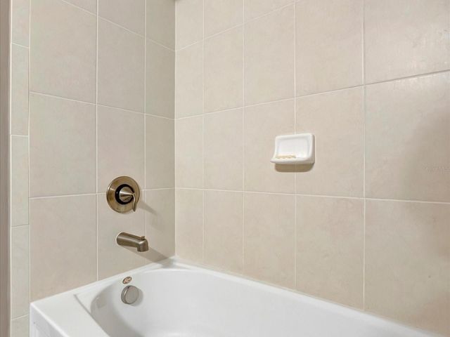 5009 LAKE OVERLOOK AVENUE, Bradenton, FL 34208