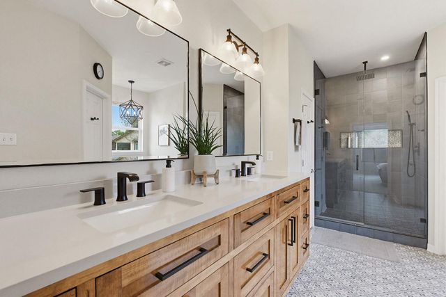 109 Enchanted Woods TRL, Buda, TX 78610