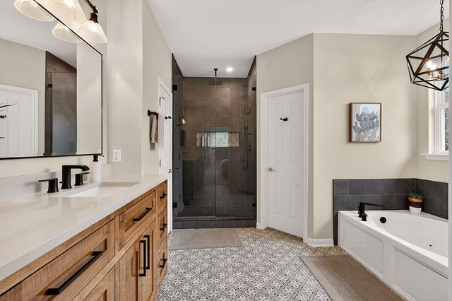 109 Enchanted Woods TRL, Buda, TX 78610