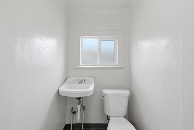 594 N Front, Earlimart, CA 93219