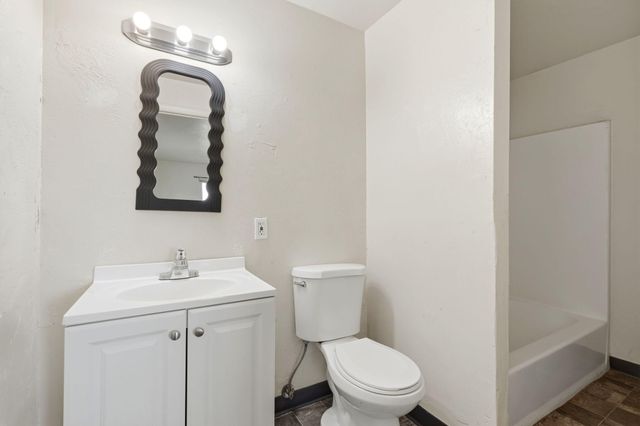 594 N Front, Earlimart, CA 93219