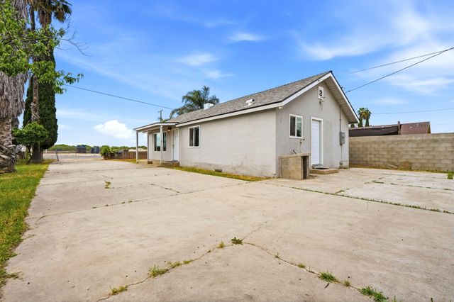 594 N Front, Earlimart, CA 93219