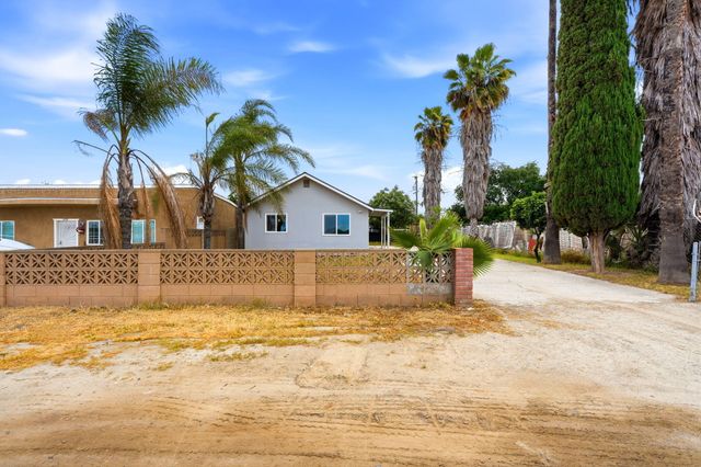 594 N Front, Earlimart, CA 93219