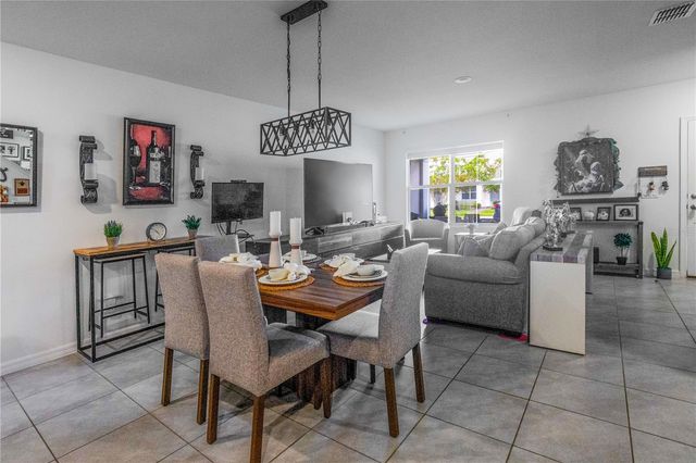 643 BELGROVE STREET, Debary, FL 32713