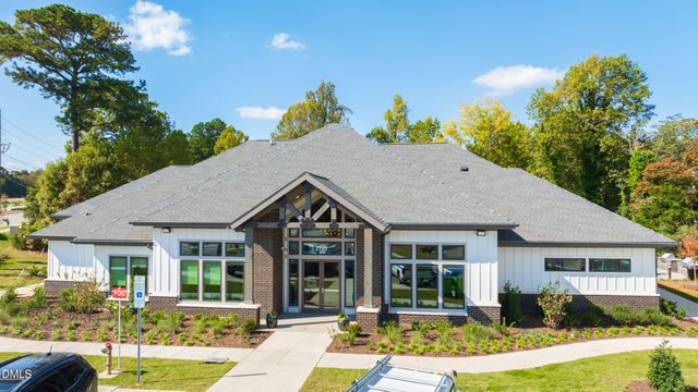 2720 Bristlecone Trail B5, Raleigh, NC 27603
